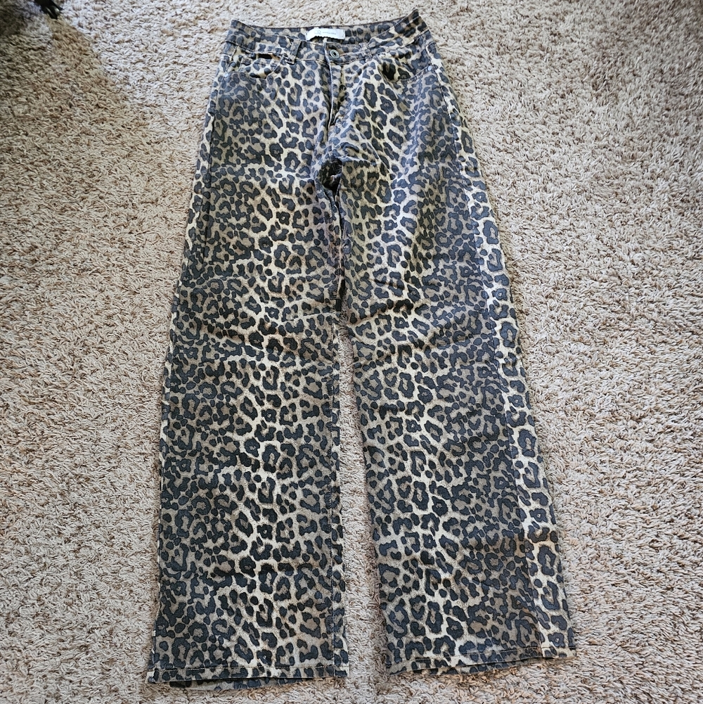 Q2 Leopard-Print Denim Pants